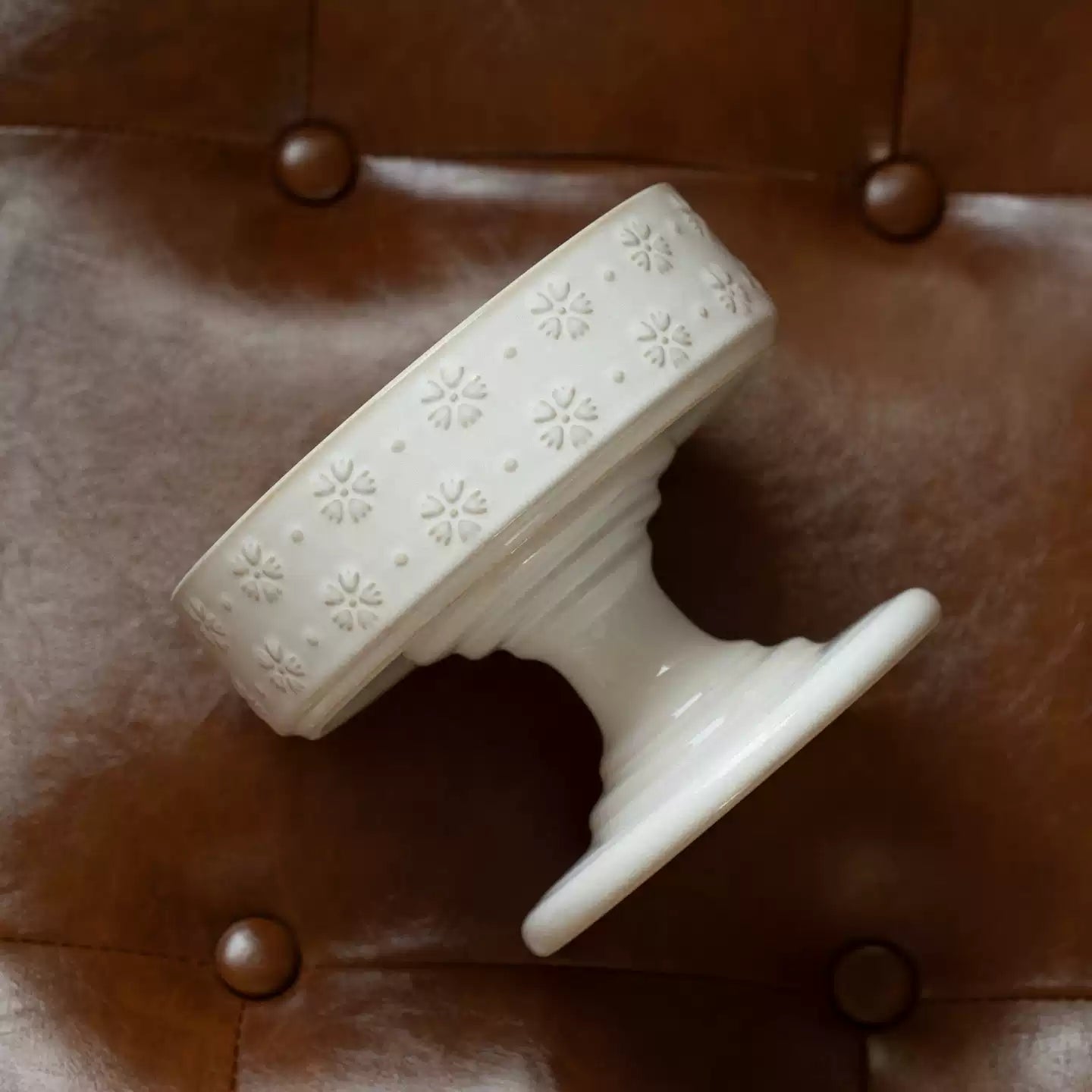 Goblet-Inspired Raised Ceramic Cat Bowl with Floral Pattern