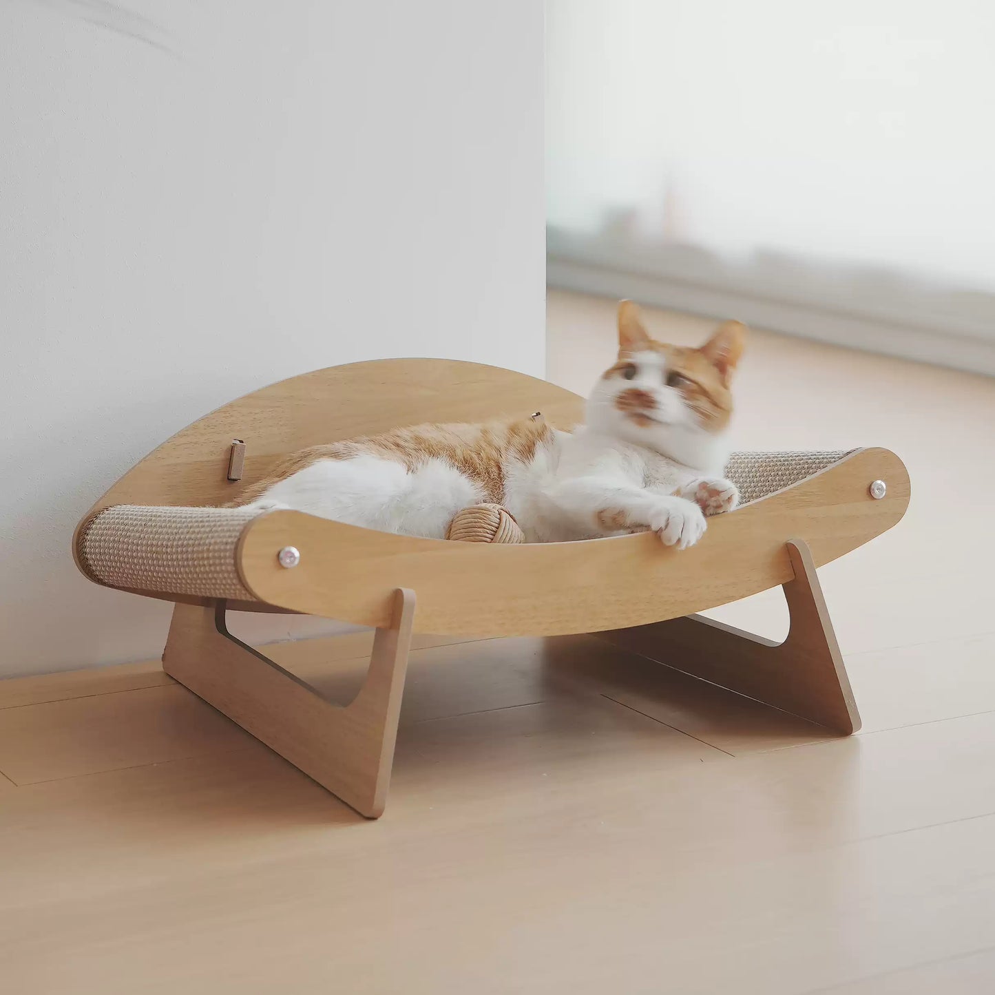 Sisal Cat Scratcher Lounger Bed, Curved Cat Resting Bed with Wood Frame